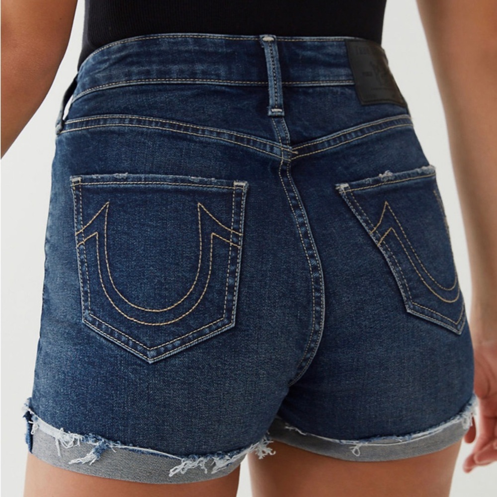 NWT True Religion Jennie Curvy Short Size 31